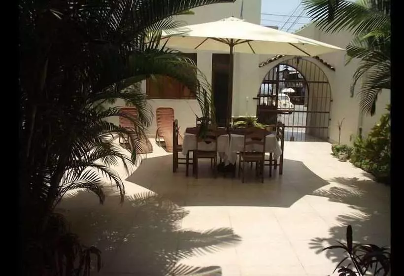 ユースホステル Las Brisas Hostal