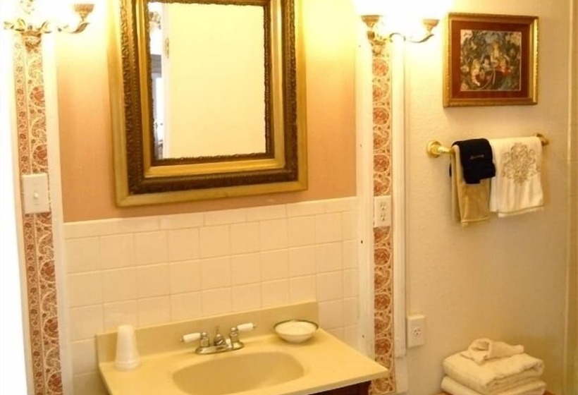 ベッドアンドブレックファースト Bluefield Inn