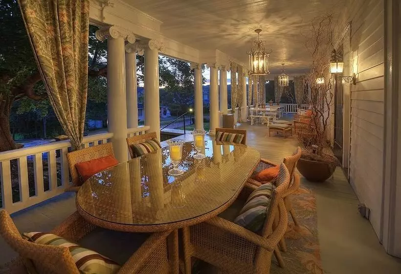 ベッドアンドブレックファースト Bluefield Inn