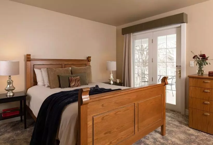 Aamiaismajoitus (B&B) The Oakwood Inn – Adults Only