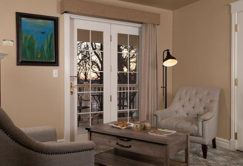 ベッドアンドブレックファースト The Oakwood Inn – Adults Only