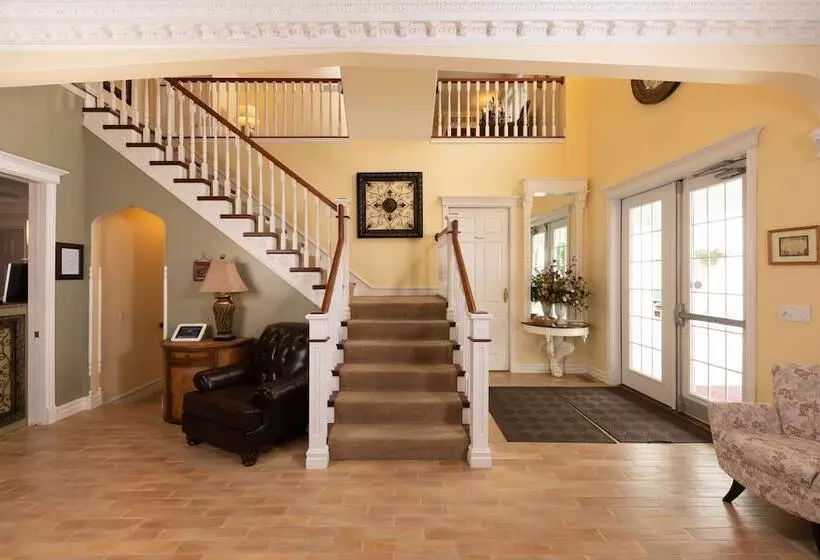 Aamiaismajoitus (B&B) The Oakwood Inn – Adults Only