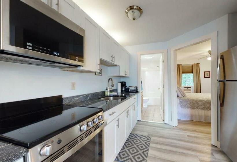 Belle Of Maine Condo 106