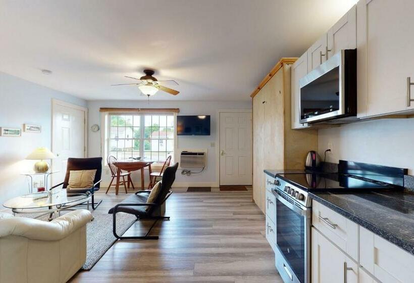 Belle Of Maine Condo 106