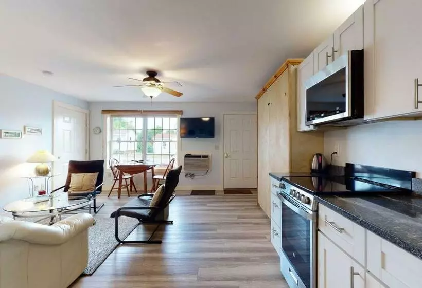 Belle Of Maine Condo 106