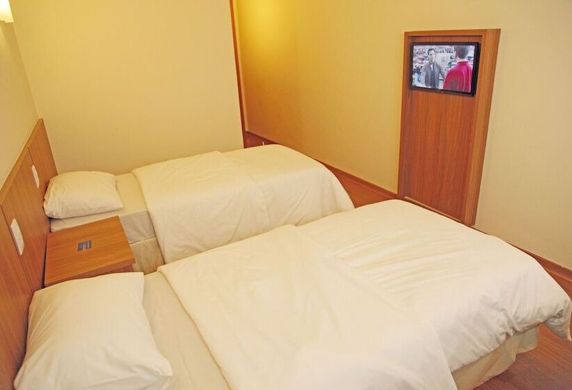 Bernal Hotel Econômico