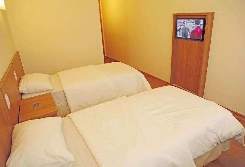 Bernal Hotel Econômico