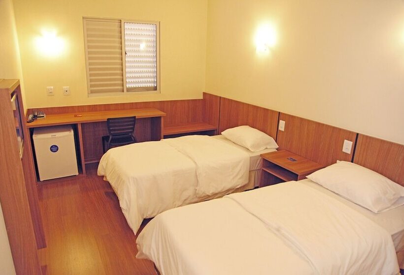 Bernal Hotel Econômico