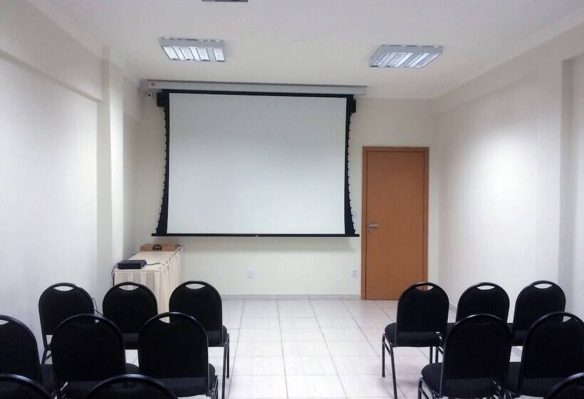 Bernal Hotel Econômico