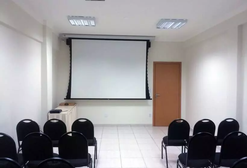 Bernal Hotel Econômico