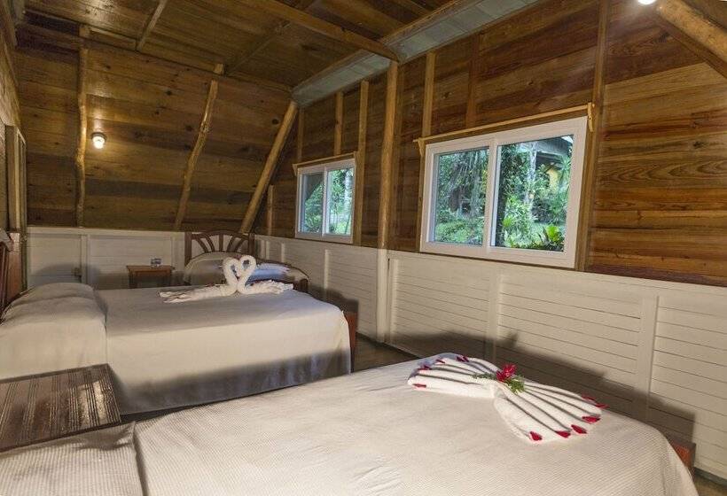 هتل Hacienda Tijax