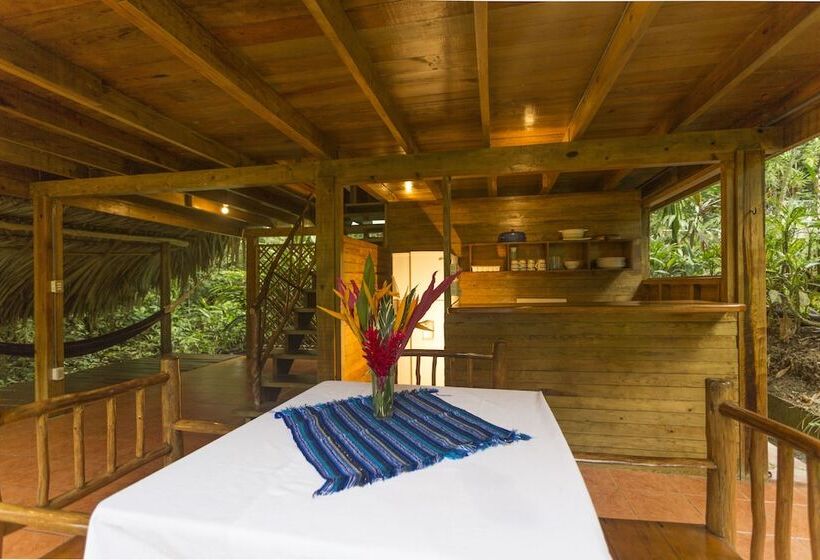 هتل Hacienda Tijax