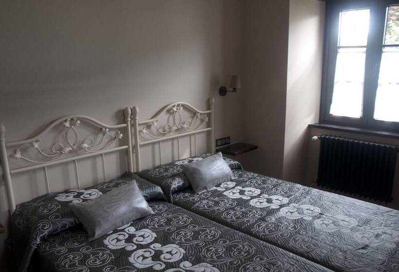 בית מלון כפרי Casa Pacho Apartamentos Rurales