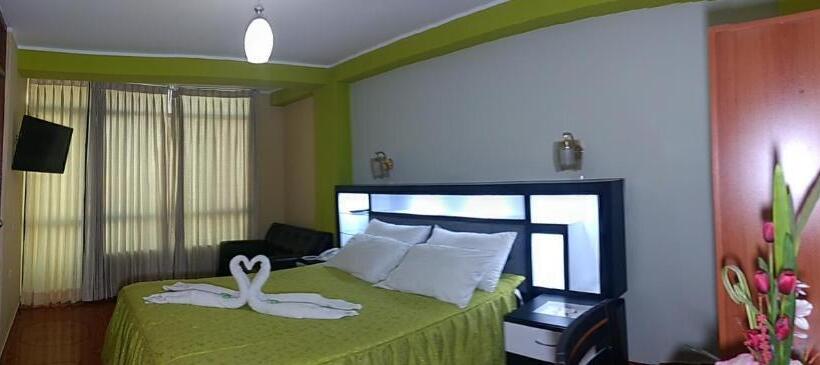 Отель Santa María