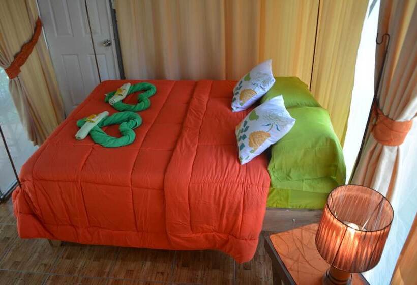 هتل Tortuguero Jungle