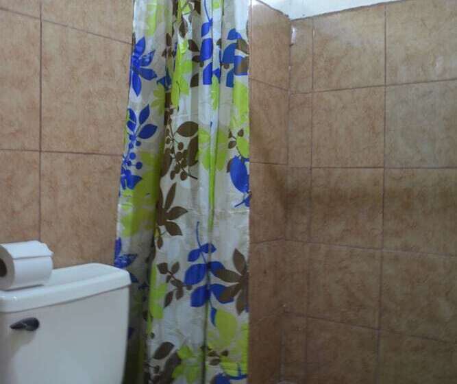 هتل Tortuguero Jungle