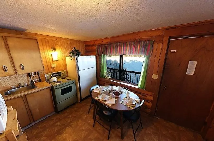 Lac Des Roches Resort