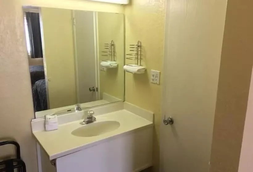 Lake Fork Marina & Motel