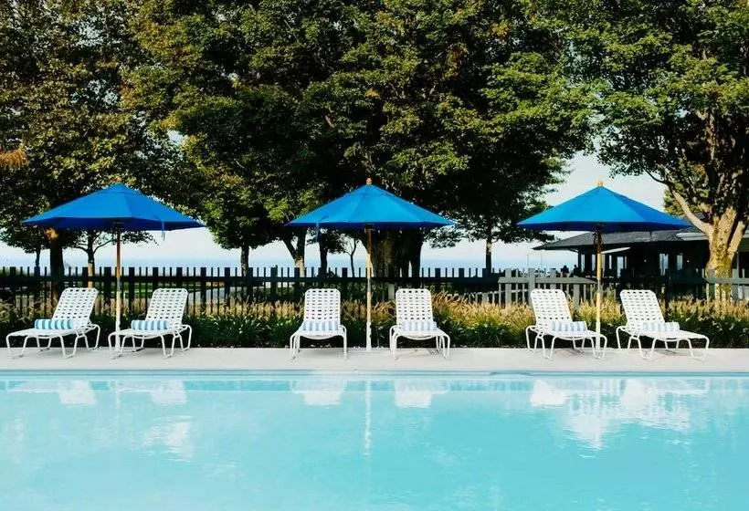 Lake Shore Resort