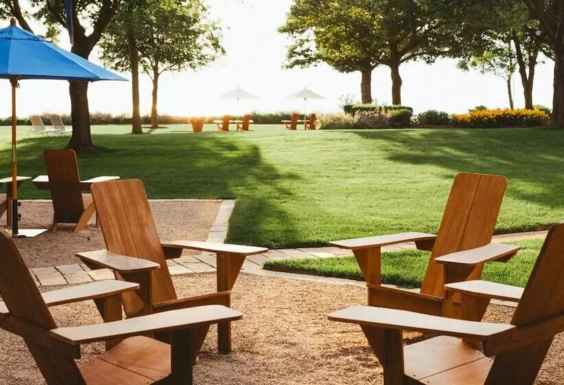 Lake Shore Resort