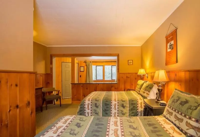 Majatalo Adk Trail Inn