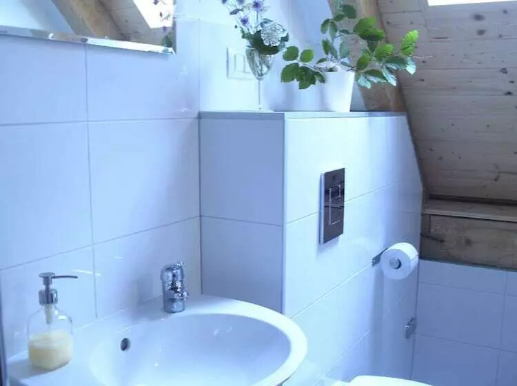 Majatalo Guesthouse Bor