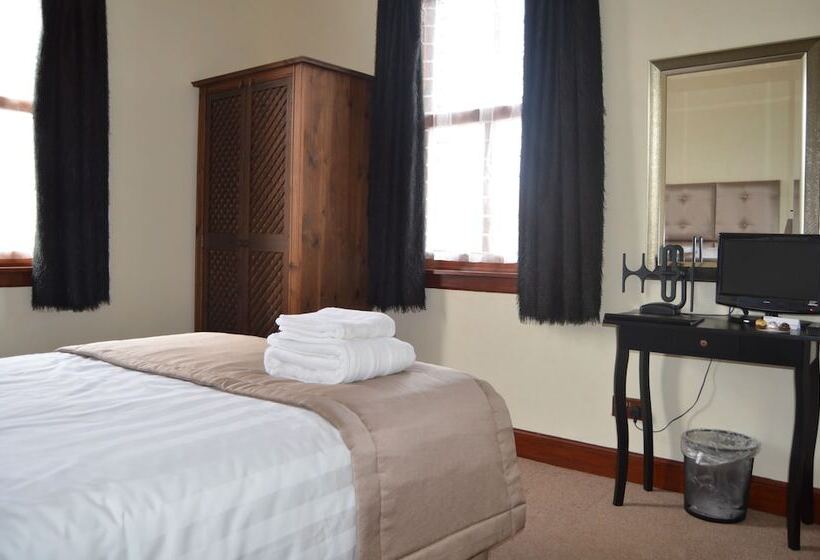 Majatalo Knysna House