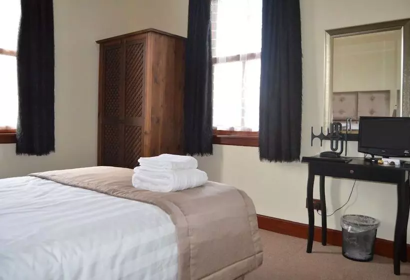 Majatalo Knysna House