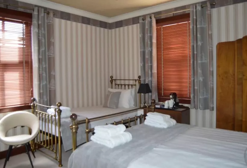 Majatalo Knysna House