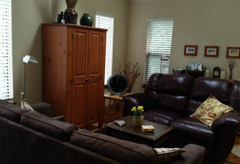 Pensionat Skiff Point Guest House