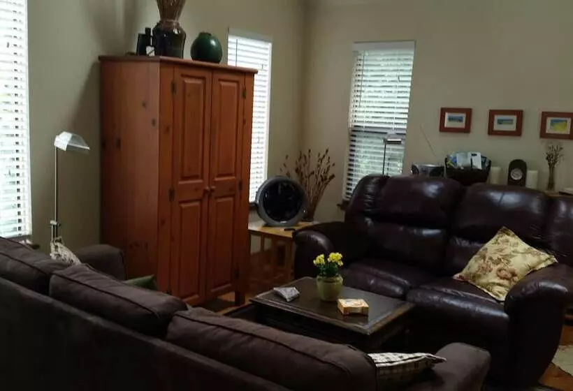 Majatalo Skiff Point Guest House