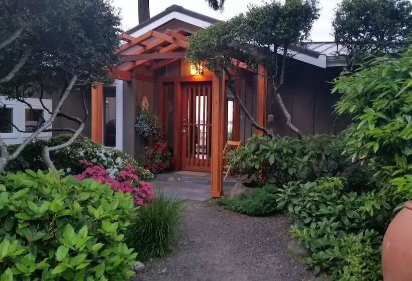 Majatalo Skiff Point Guest House