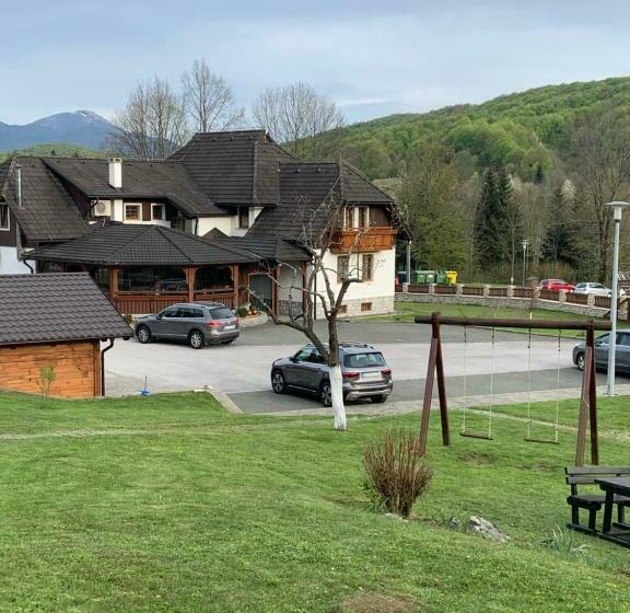 פנסיון Villa Knezevic