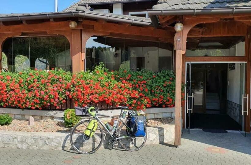 פנסיון Villa Knezevic