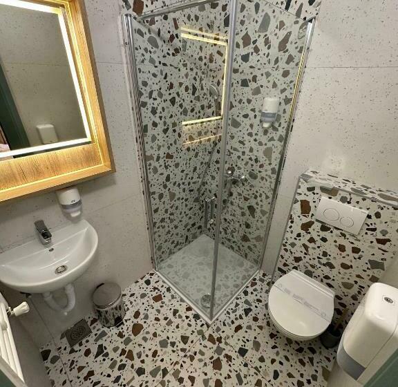 פנסיון Villa Mukinja