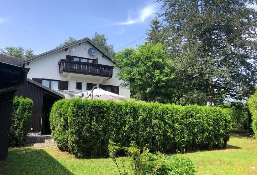 פנסיון Villa Mukinja