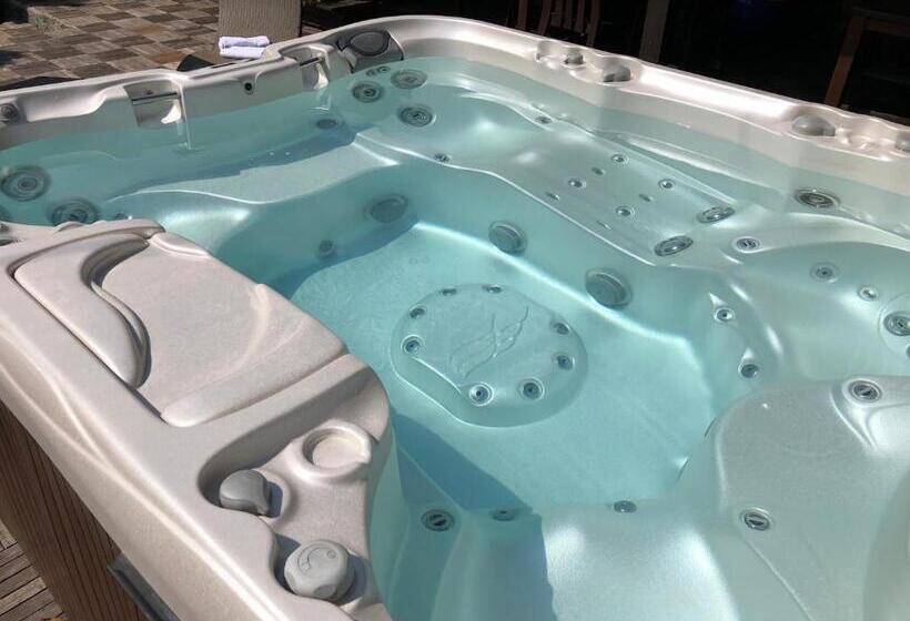 פנסיון Villa Mukinja