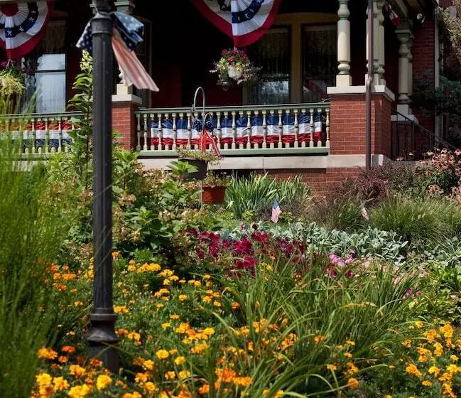 B. F. Hiestand House Bed & Breakfast