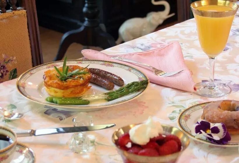 B. F. Hiestand House Bed & Breakfast