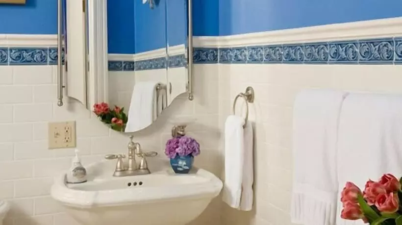 B. F. Hiestand House Bed & Breakfast