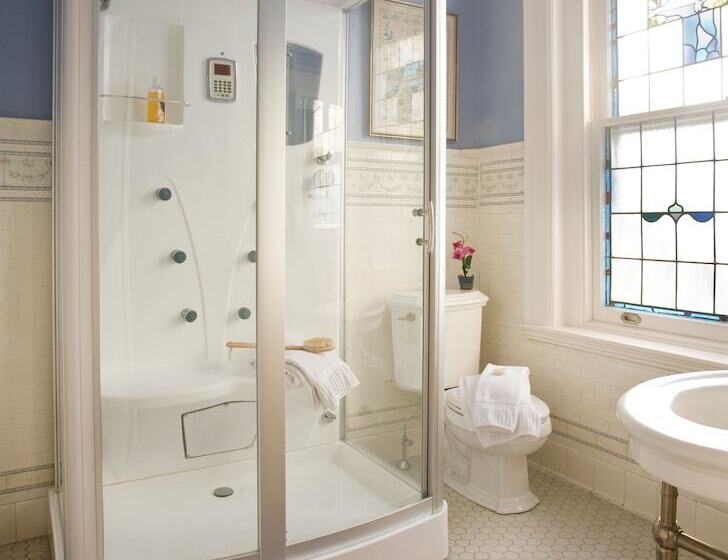 B. F. Hiestand House Bed & Breakfast