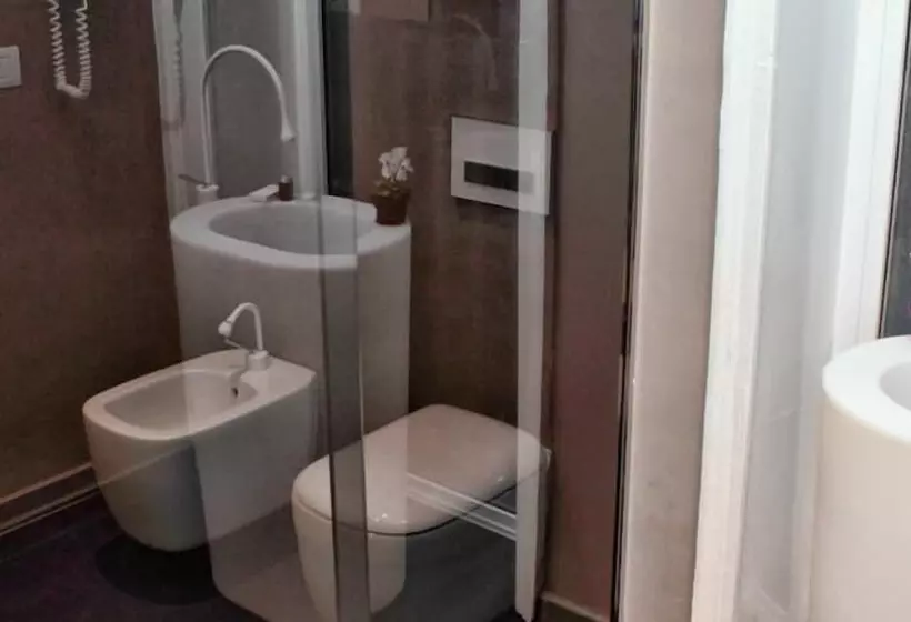 تختخواب و صبحانه Town House Messina