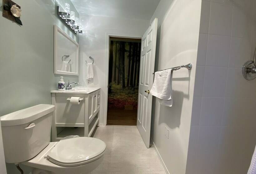 Crown House Bed & Breakfast