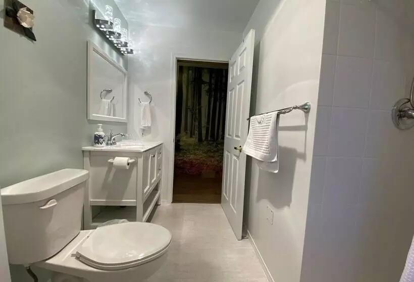 Crown House Bed & Breakfast