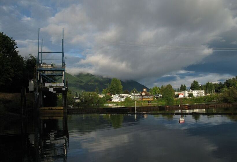 Crown House Bed & Breakfast