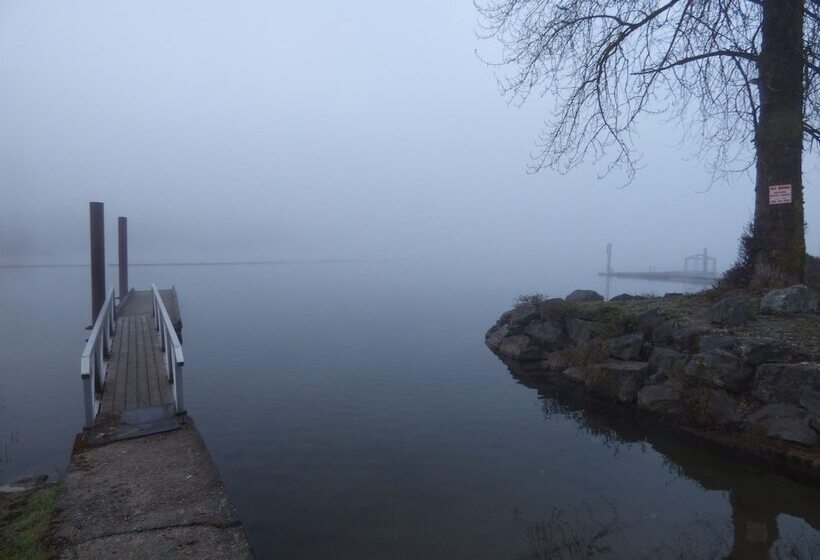 Crown House Bed & Breakfast