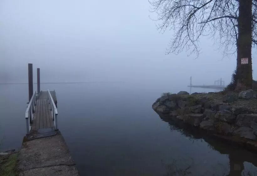 Crown House Bed & Breakfast