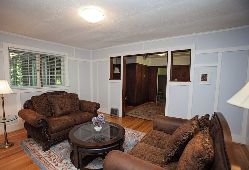 Hotel Blaylock's Mansion