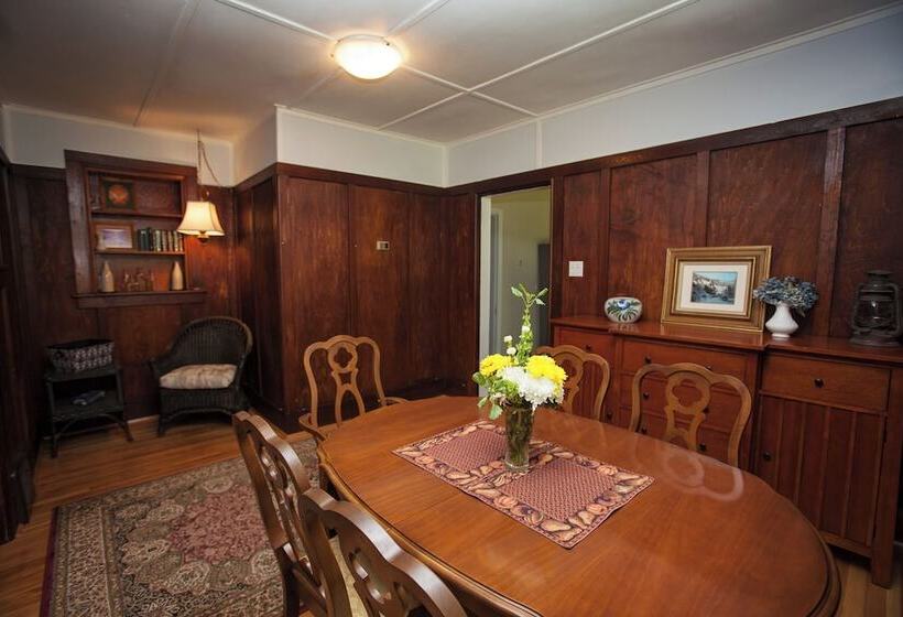 Hotel Blaylock's Mansion