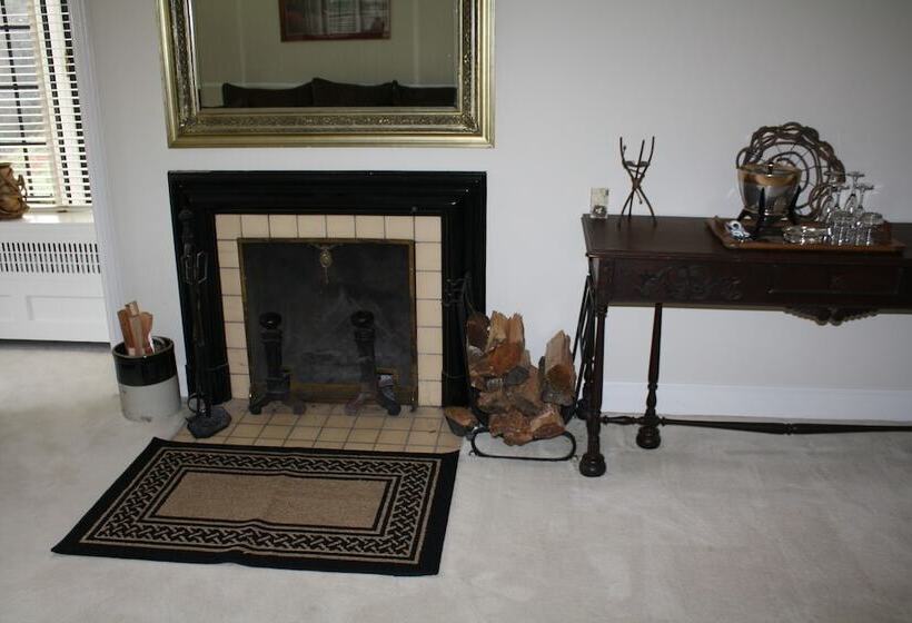 Hotel Blaylock's Mansion